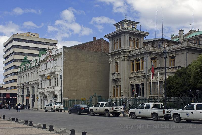 20071214 145715 D2X 4200x2800.jpg - Old mansions from the heyday era, Punta Arenas